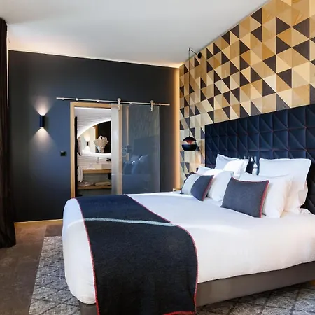 Hotell Domaine De & - Bw Premier Collection Dolomieux